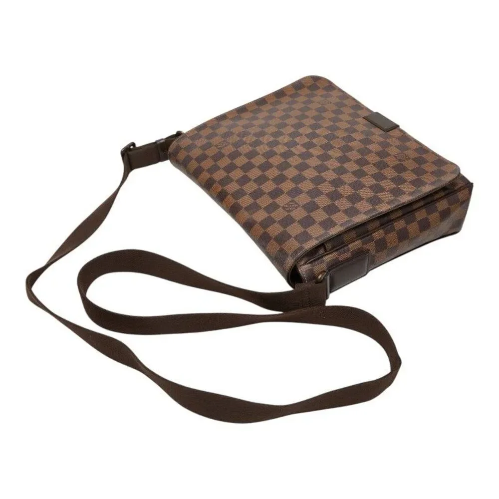 Louis Vuitton Damier District MM Shoulder Bag